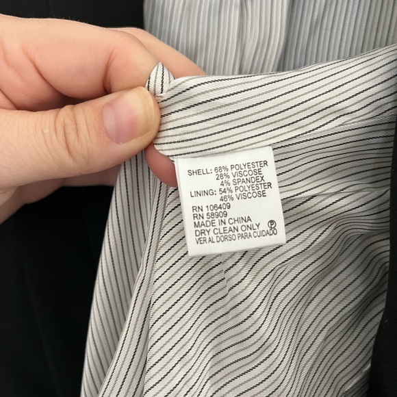 Gianni Bini structured black blazer, classic style, size 4! - Picture 4 of 4